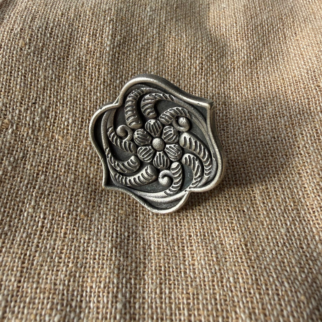 Oxidised Ring Flower